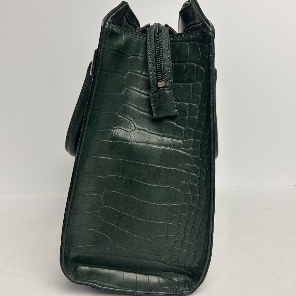 GUESS Green Crocodile-Embossed Purse/Bag Adjustable Crossbody & Shoulder strap - Picture 3 of 7